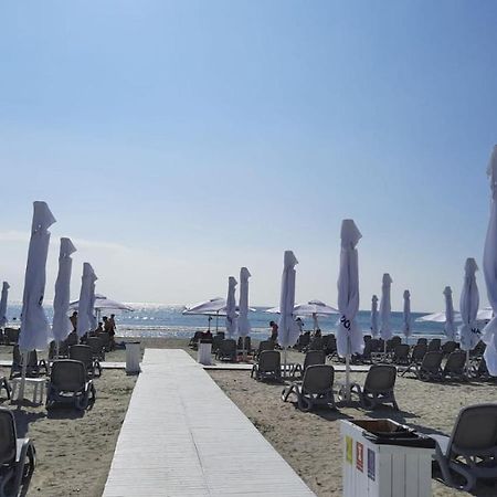Ferienwohnung Holiday Rezidence Kazeboo Beach Năvodari Exterior foto