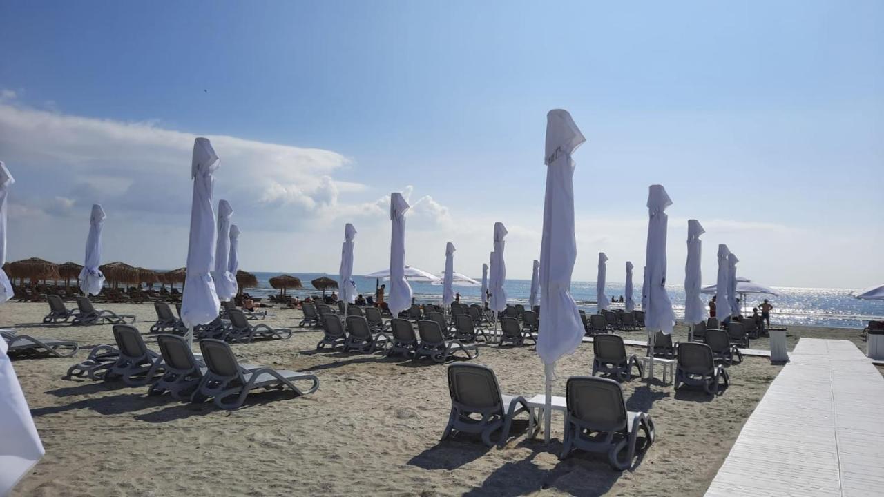Ferienwohnung Holiday Rezidence Kazeboo Beach Năvodari Exterior foto