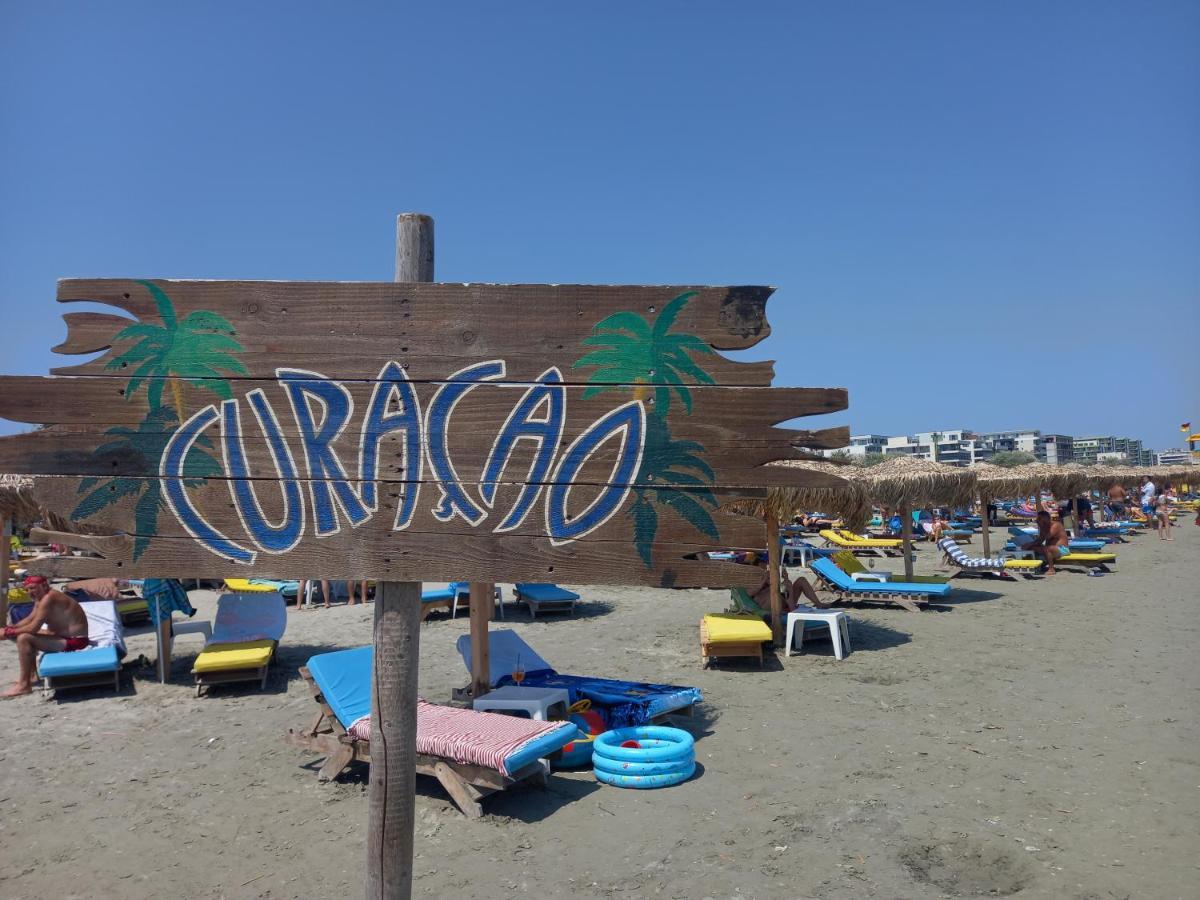 Ferienwohnung Holiday Rezidence Kazeboo Beach Năvodari Exterior foto